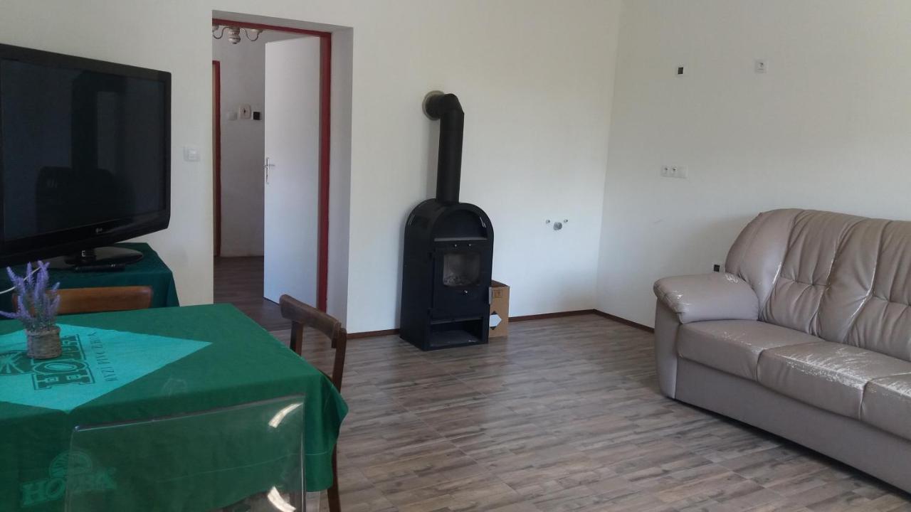 Cerna Kocka- Cost Ubytovani Hostel *